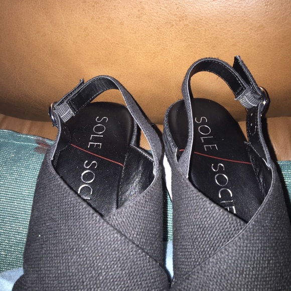 Sole Society sandals - Picture 2 of 7